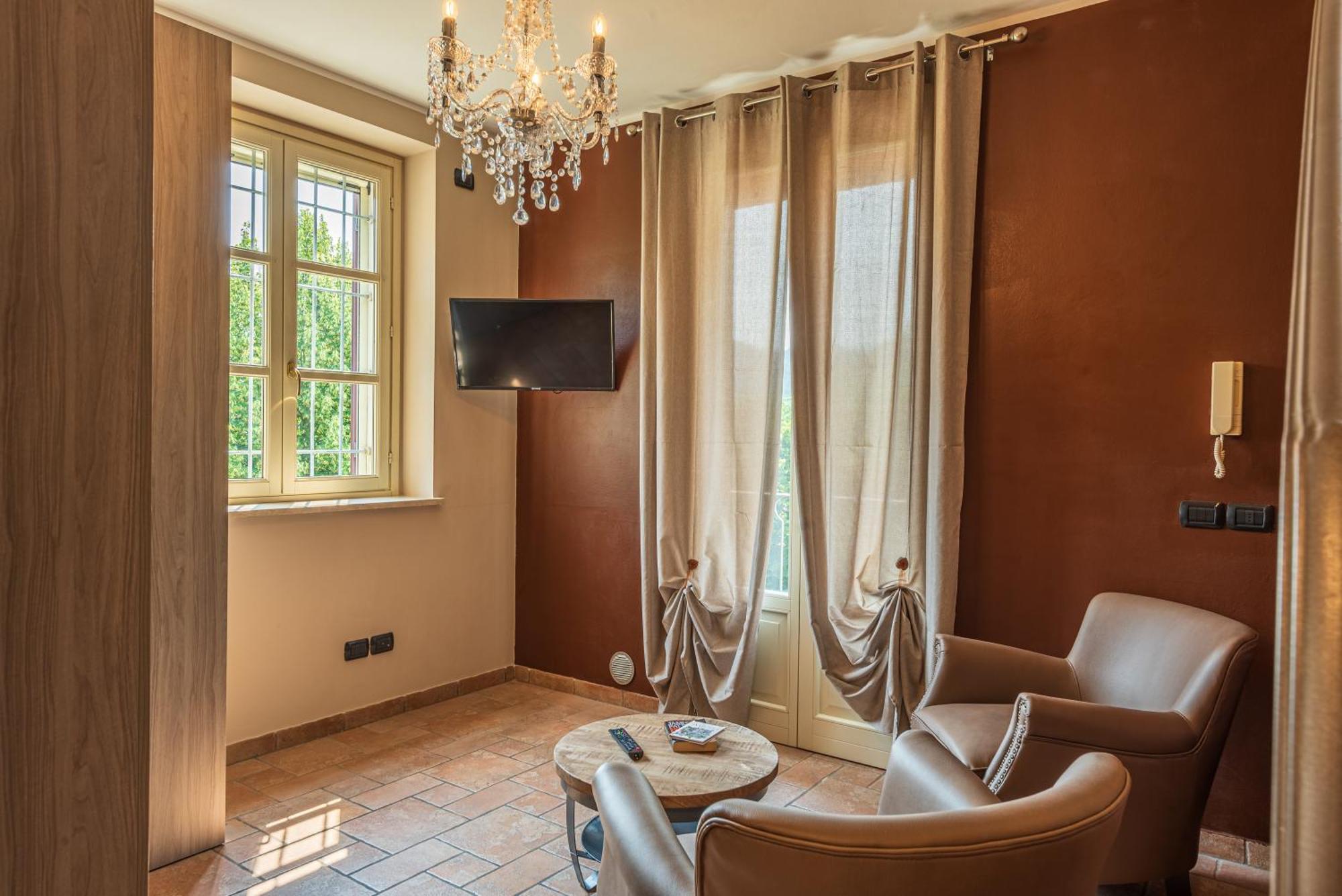 Villa Cornelia , Entire Villa With Private Pool Corneliano d'Alba 外观 照片
